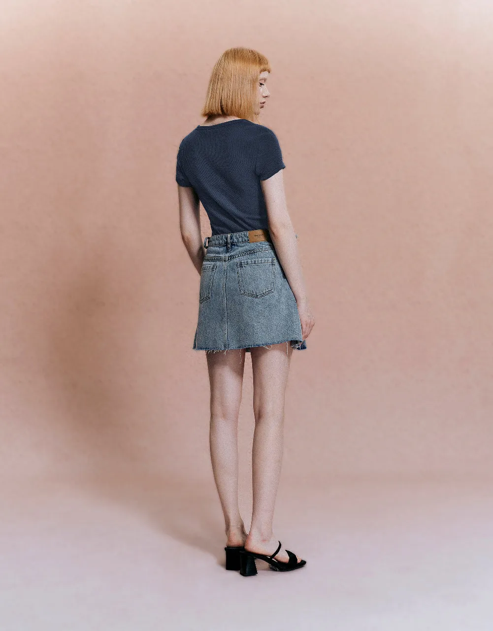 Knitted V-Neck Skinny T-Shirt