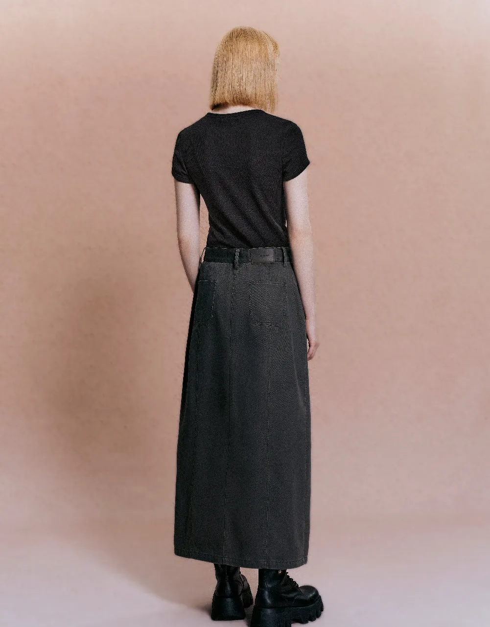 Knitted V-Neck Skinny T-Shirt