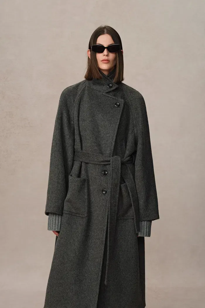 Rond Lapel Overcoat in Alashan Camel Wool Silk